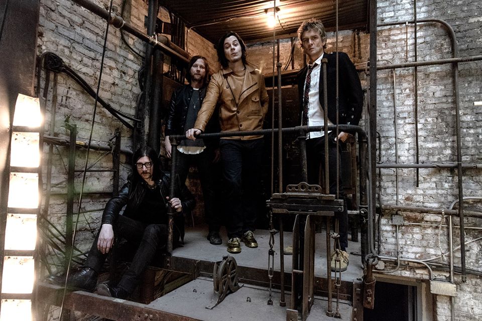 The Raconteurs lanza documental y EP en vivo