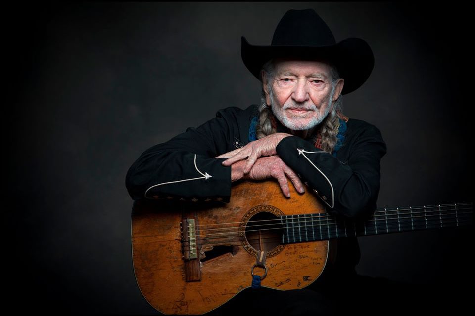 “I’m the Only Hell My Mama Ever Raised” versión Willie Nelson