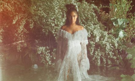 Jessie Reyez lanza video de «Before Love Came To Kill Us»