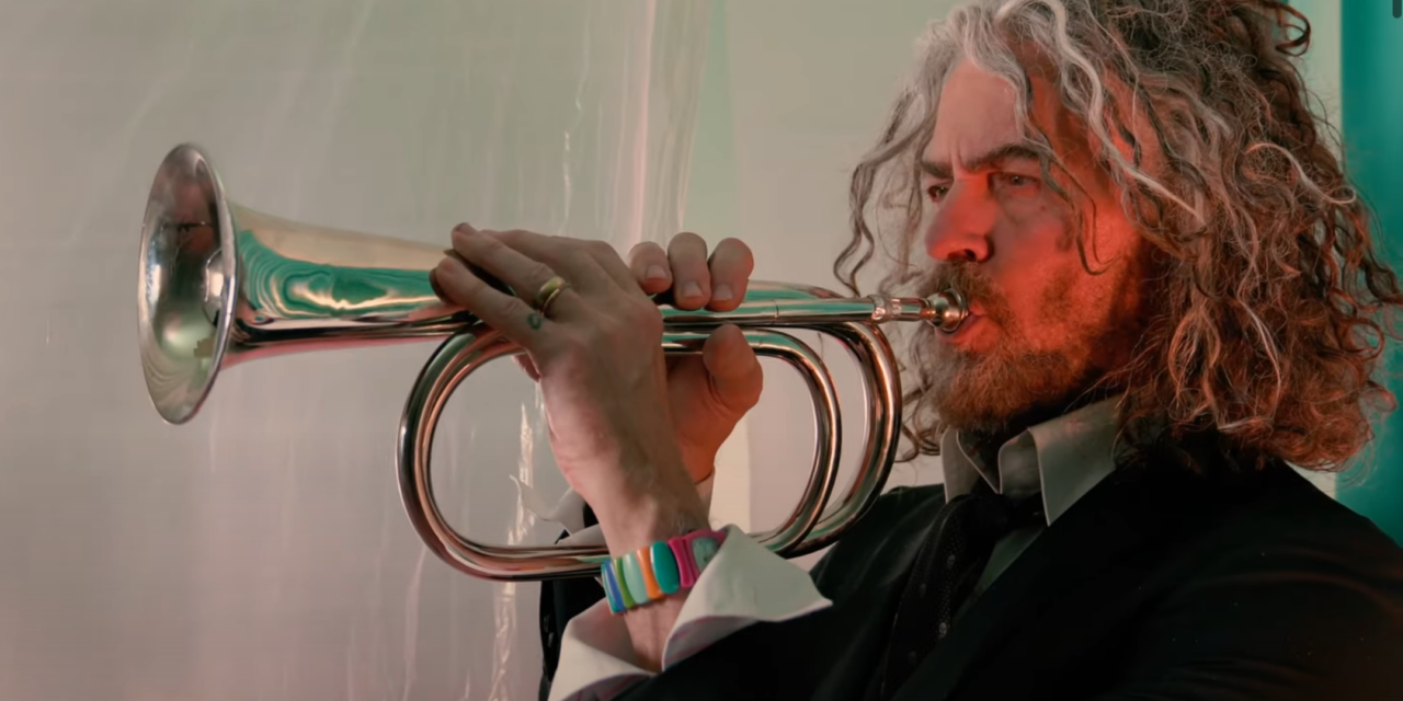 Mira el video «Mother Please Don’t Be Sad» de The Flaming Lips