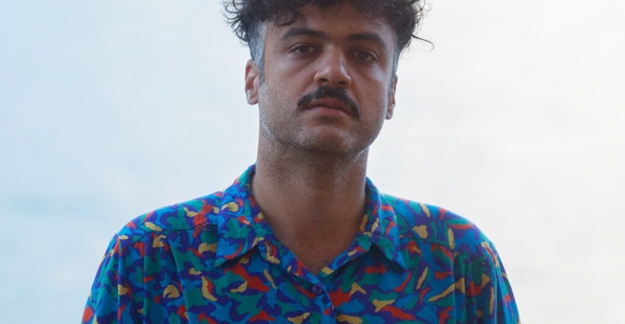 Dale una escuchada a «Un Cariñito» de Alex Ferreira