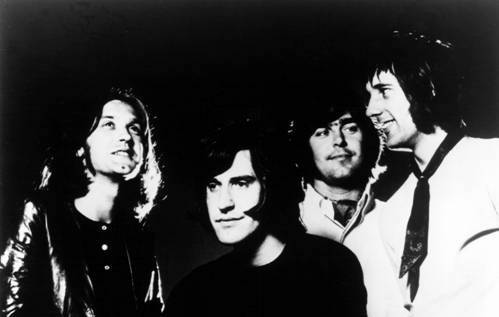 Mira el video que The Kinks hizo para “Lola”