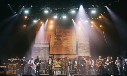 Billy Gibbons y Kirk Hammet junto a Mick Fleetwood & Friends