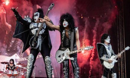 KISS bate récords en show de año nuevo en Dubái