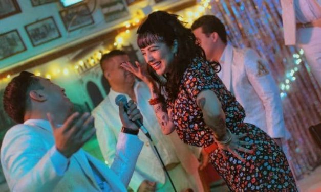 Mon Laferte y la Arrolladora Banda Limón juntos