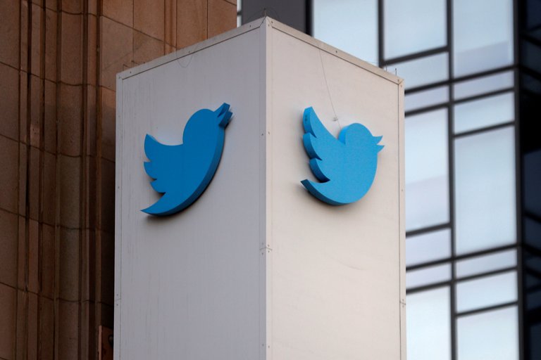 Twitter analiza comenzar a cobrar por algunas funciones