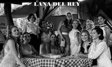 ¡Está de vuelta!: Lana del Rey estrena «Chemtrails Over The Country Club»