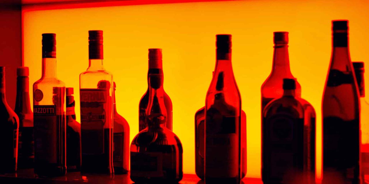 ¿Cómo saber si eres un alcohólico de closet?