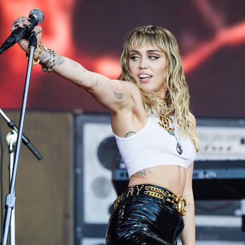 Miley_Cyrus_Glastonbury_2019
