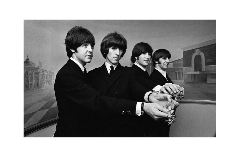 the_beatles_showing_mbe_medals_at_buckingham_palace