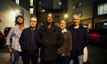 Foo Fighters lanza «Under You» la segunda canción de su próximo álbum