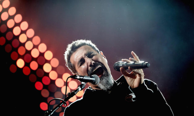 Serj Tankian: Elevando el Arte y la Protesta a Través de la Música